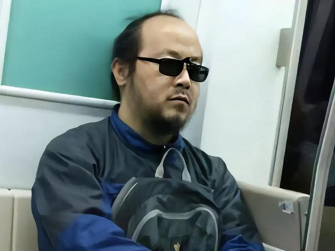 “全面伊朗胜利！美国海军第五舰队被摧毁！”