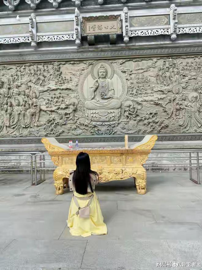 波兰名将刚夺冠就骂“贫民窟”,广东少年刚